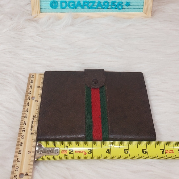 ❌❌SOLD❌❌ RARE Gucci passport wallet - Picture 2 of 8